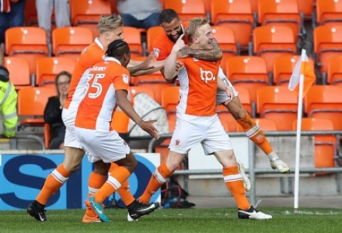 Luton v Blackpool Betting Tips & Preview