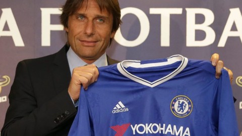Antonio Conte signs Chelsea contract